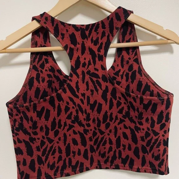 Chic Red and Black Leopard Print Tank Top - Picture 2 of 2